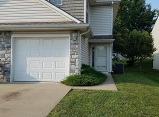 921 SW Eagle Ct, Blue Springs, MO 64015