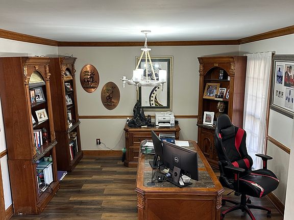 3rd image of 6980 Oak Leaf Dr