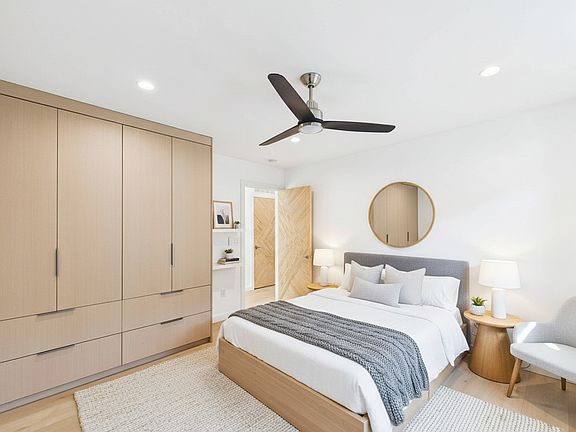 2nd image of 2282 Whitney Ave #2