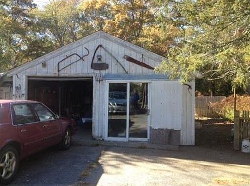 2nd image of 458 Lake Rd