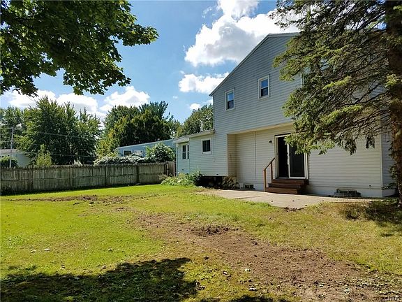 2nd image of 5377 Vineyard Dr
