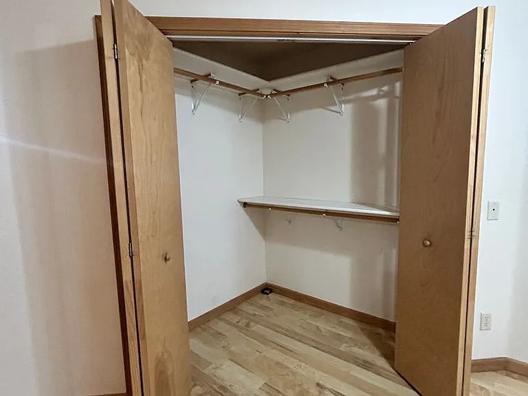 118 Kent Ln — Photo 12
