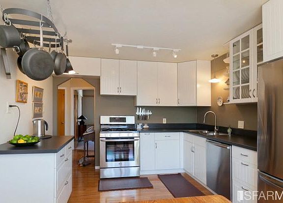 3rd image of 662 Goettingen St