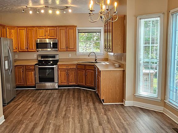 5th image of 918 Glenraven Dr