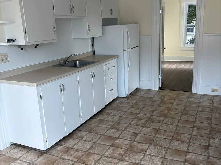 458 Notre Dame Ave #2F — Photo 5