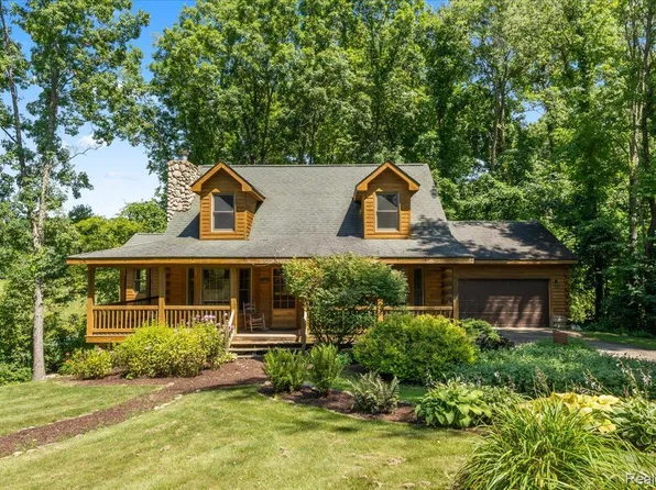 4710 Ormond Rd, Davisburg, MI 48350