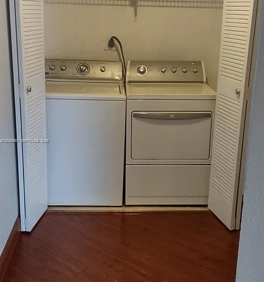 8215 Lake Dr #505 — Photo 11