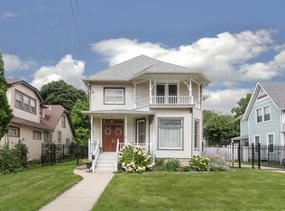 464 Laurel St, Elgin, IL 60120