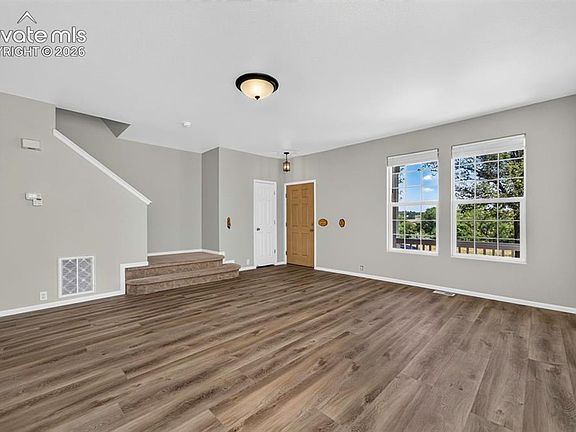 5th image of 2215 Ellingwood Dr