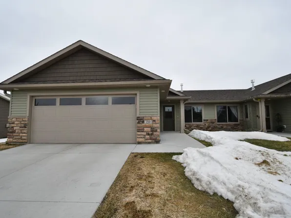 159 Highlands Cir, Zumbrota, MN 55992