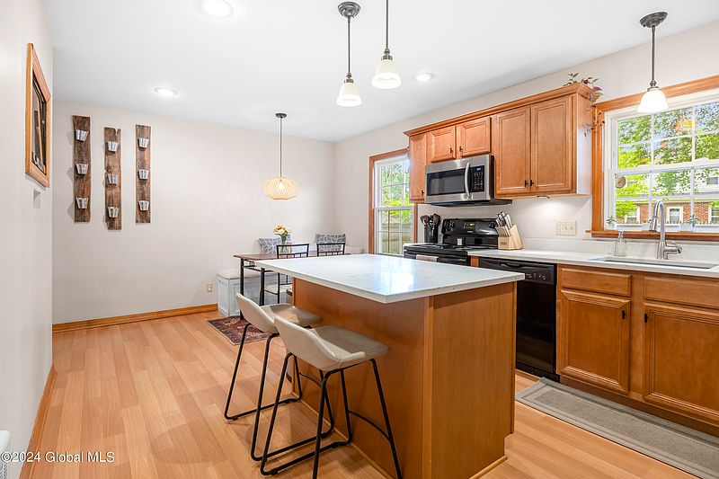 3rd image of 15 Avon Place