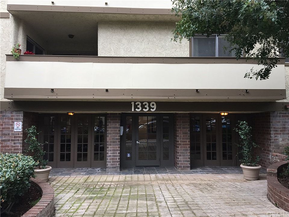 1st image of 1339 N Columbus Ave Unit 215
