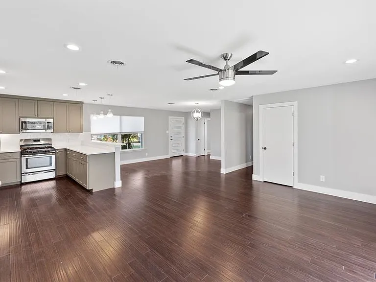 1305 Glenwood Dr — Photo 4