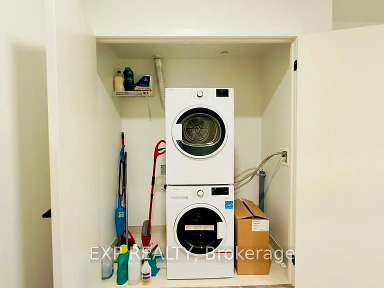 2495 Eglinton Ave W #716 — Photo 18