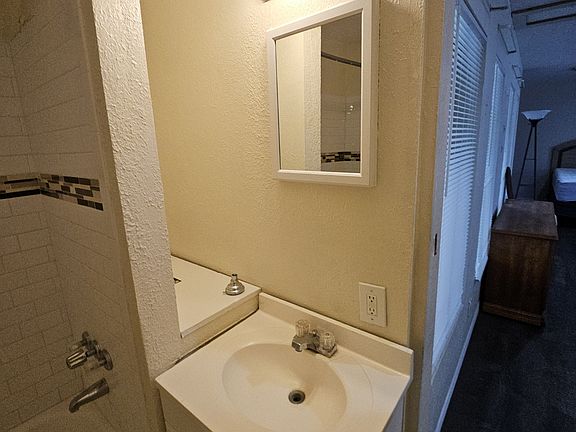 5th image of 5354 10th Ave N #1