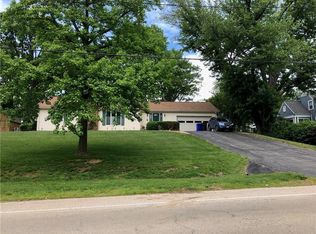 53 N Country Club Rd, Decatur, IL 62521