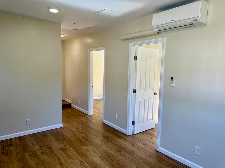 1647 Hyacinth Ln — Photo 13