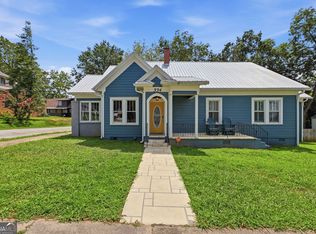 334 E Tugalo St, Toccoa, GA 30577