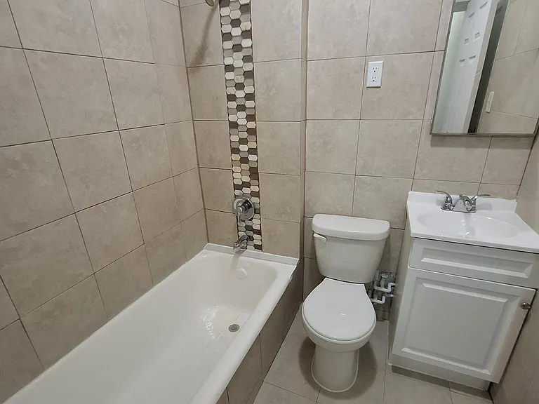 220 Roseville Ave #304 — Photo 11