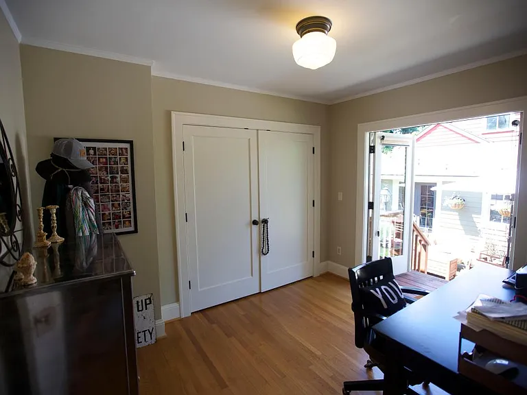 2nd bedroom