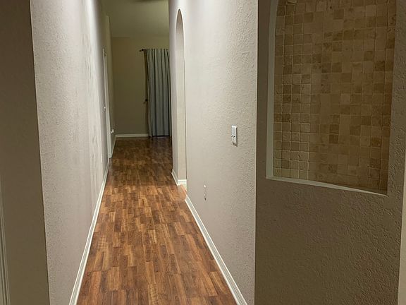 5th image of 8167 Woodvine Cir