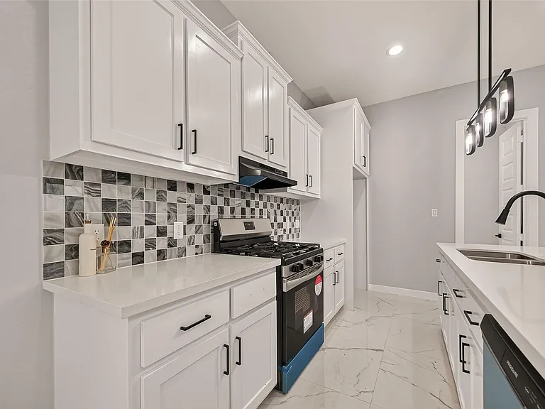 90 Burress St #A — Photo 22