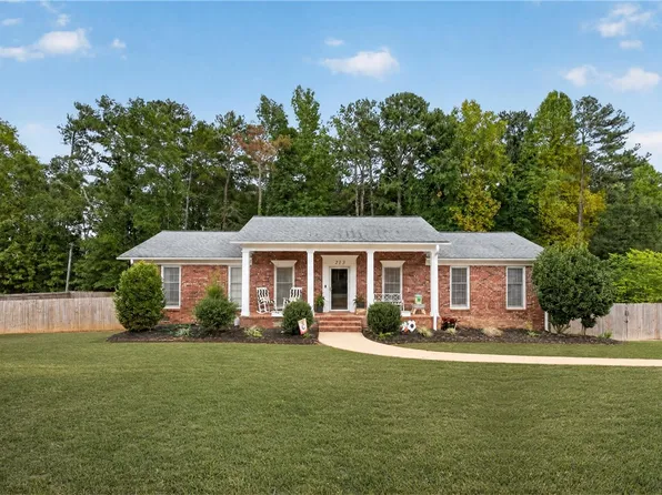 213 Briarwood Dr, Belton, SC 29627