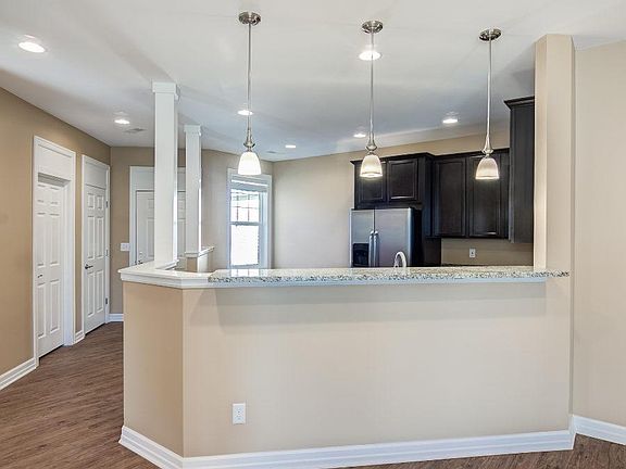 3rd image of 2528 Sandhutton Ave