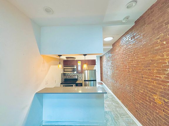 2nd image of 32 Garnet St #4B