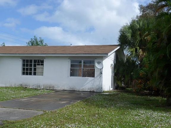 4th image of 2923 SE Camino Ave