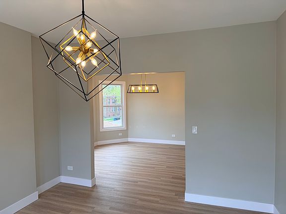 3rd image of 7754 S Burnham Ave