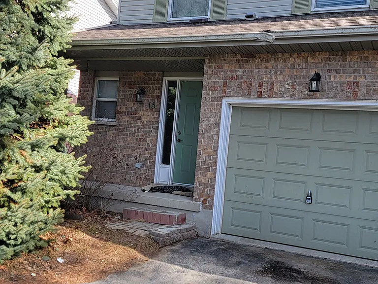 15 Sandra Rd — Photo 1
