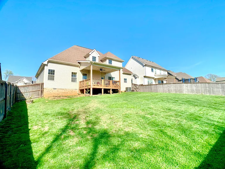 214 Penelope Ln — Photo 40