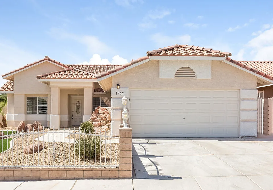 1205 Spring Breeze Cir
