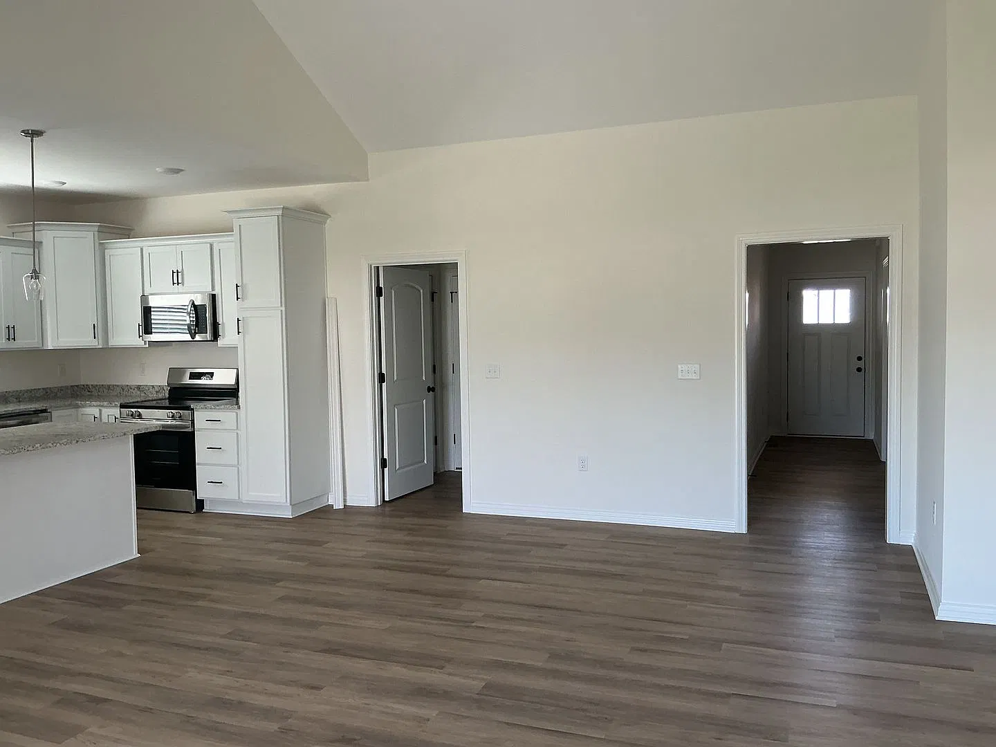 Brand-New 3 Bedroom, 2 Bathroom Home Sagecrest Ct. — Photo 3