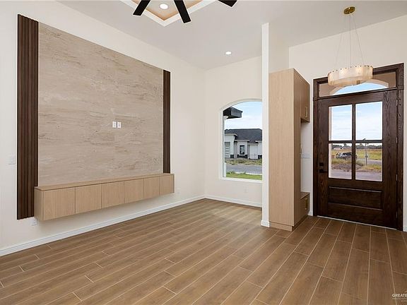 3rd image of 3404 Trinity Ave