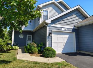 667 Woodhaven Dr, Mundelein, IL 60060