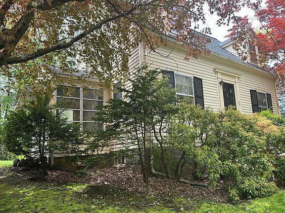 3rd image of 25 Leland Rd