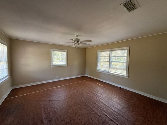 3rd image of 1606 SW 2nd Dr