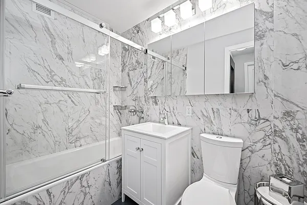 Sold by Douglas Elliman | media 24