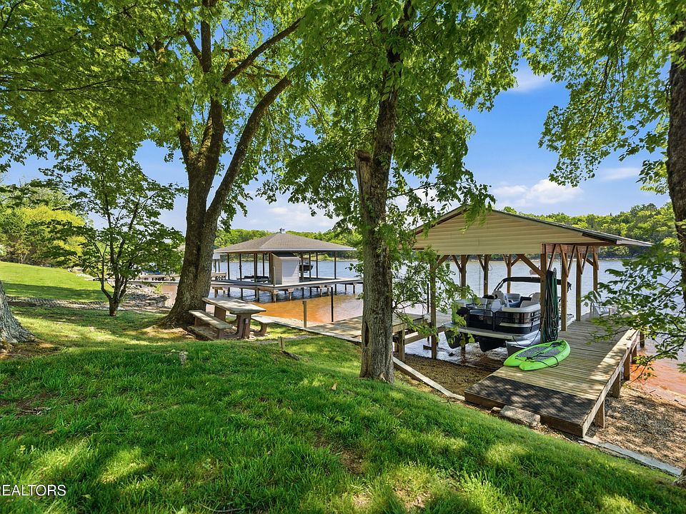 40th image of 235 Phillips Dr