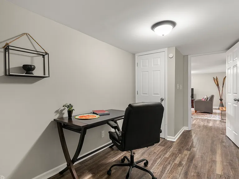 Summit Dr — Photo 24