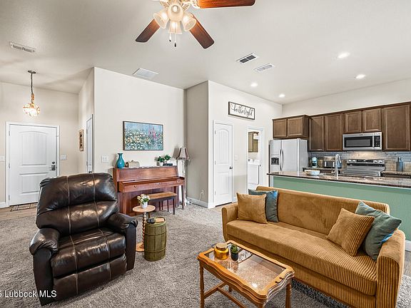 5th image of 13816 Avenue W