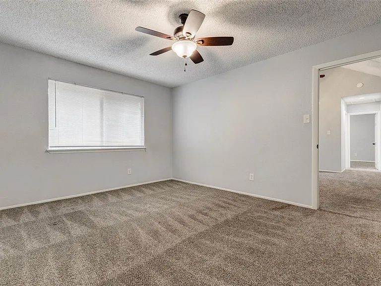 9614 Charter Ridge Dr — Photo 22