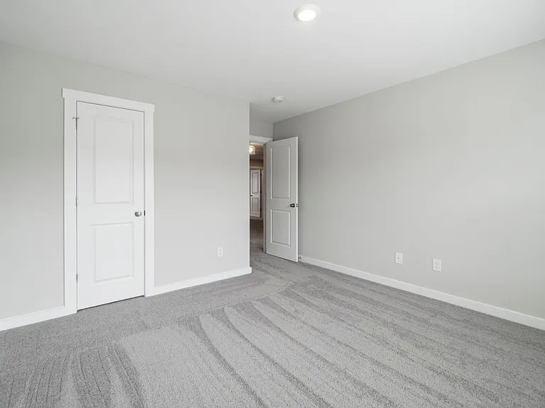 808 Lew St — Photo 32