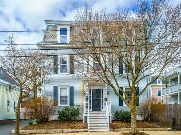 24 Cabot St APT 1, Salem, MA 01970