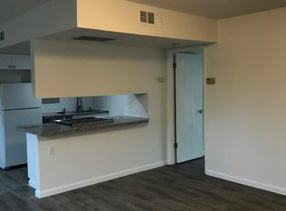 5729 Engle Rd APT 4, Carmichael, CA 95608