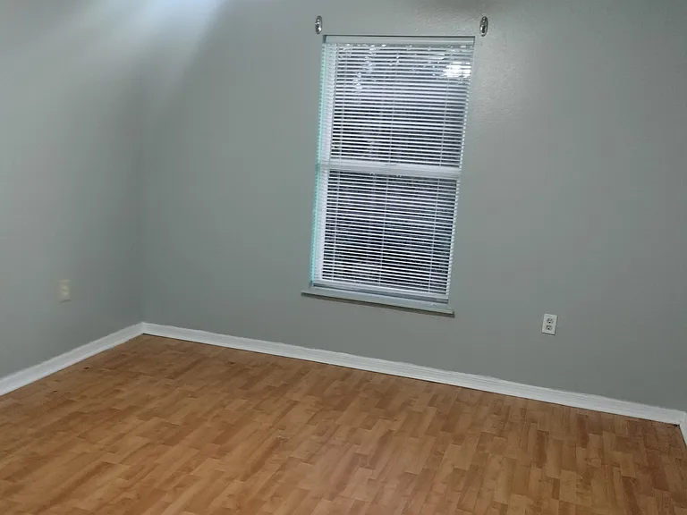 231 Churchill Ct — Photo 13