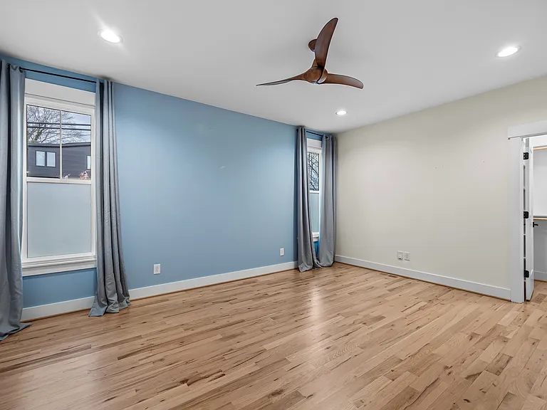 917 S Blount St S — Photo 25