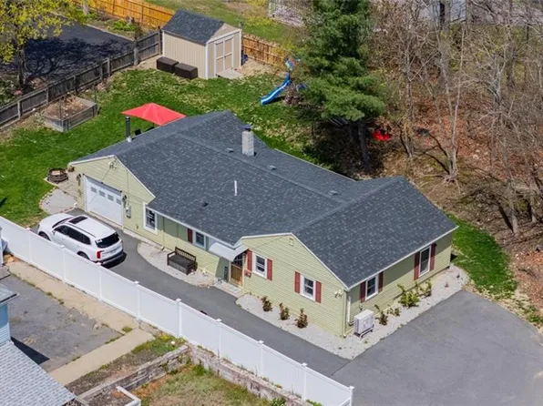 84 Mowry St, Woonsocket, RI 02895